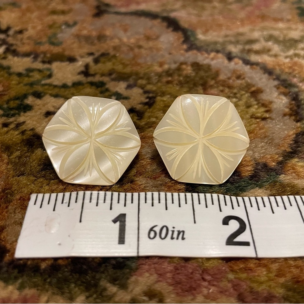 Faux mother of pearl flower earrings
